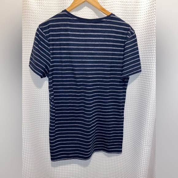 2/49$ Men’s BOSS Orange V neckline T shirt size medium - Picture 7 of 8